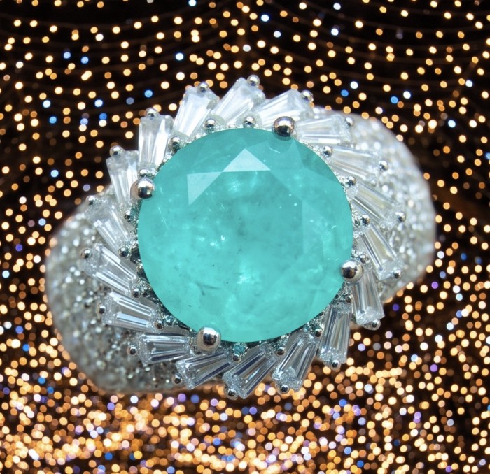 Elizabeth 14.8 carat Colombian Emerald .925 Sterling Silver dipped in Rhodium handcrafted Ring size 7 - Close-up of Elizabeth 14.8 carat Colombian Emerald ring.