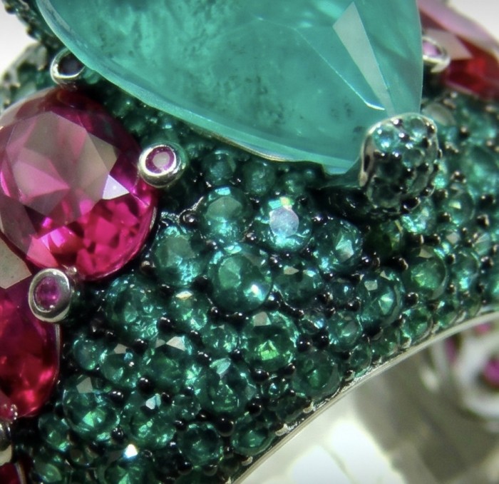 Iconic design - Natural 14.5 carat Emerald 6.8 carat Ruby rhodium over .925 Sterling Silver handcrafted ring size 8 - Close-up of Emerald and Ruby gemstone jewelry design