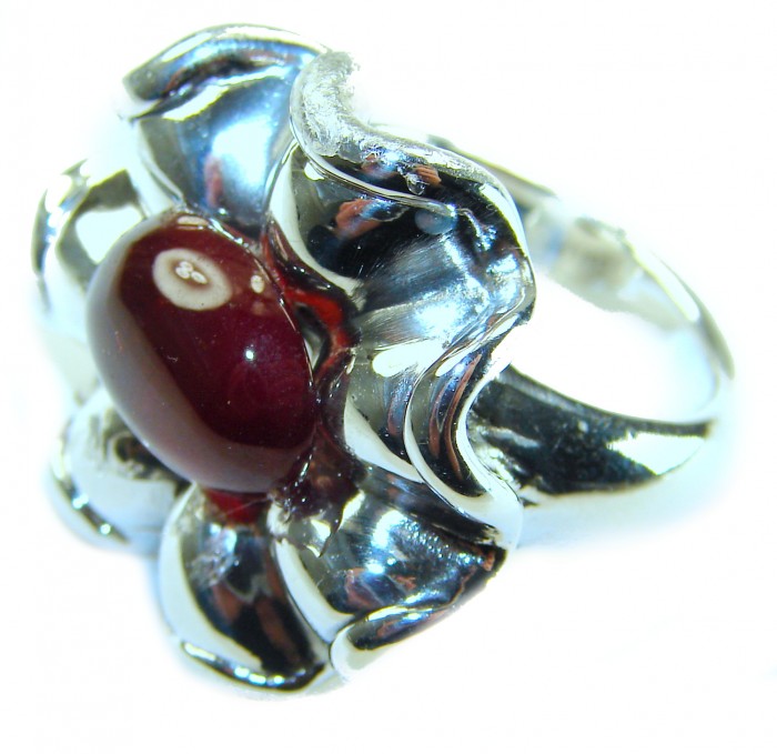 Blue Flower AAAA QUALITY Garnet .925 Sterling Silver handmade Large ring size 8 - Garnet and silver flower ring, close-up view.