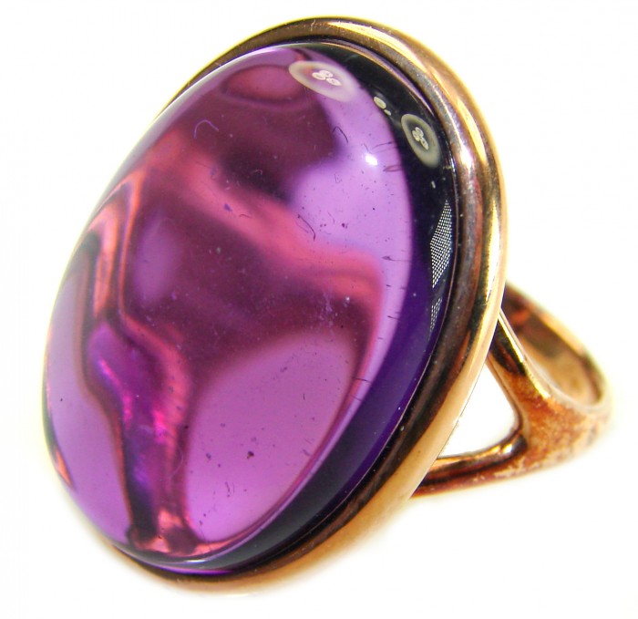 Top quality 25.2 carat Amethyst .925 Sterling Silver dipped in 18K Gold Handcrafted Large Ring size 7 3/4 - Close-up of amethyst stone on sterling silver ring.