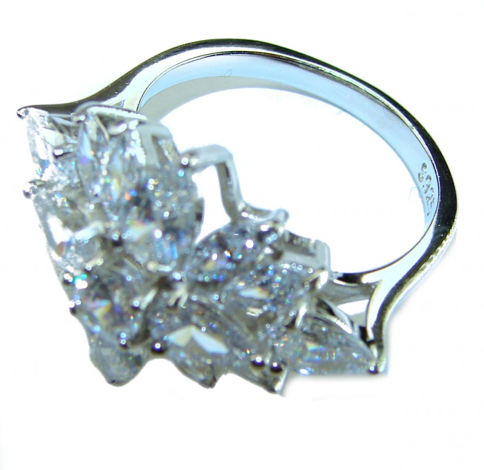 Luxurious 18.2 carat White Topaz .925 Sterling Silver handcrafted Ring s. 7 1/2 - Side view of 18.2 carat White Topaz in .925 Sterling Silver ring