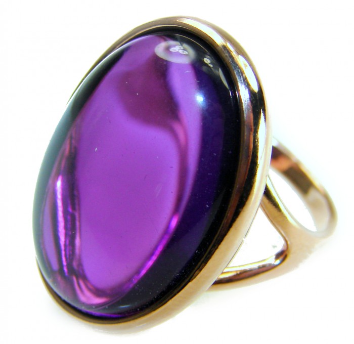 Top quality 25.2 carat Amethyst .925 Sterling Silver Handcrafted Large Ring size 8 1/4 - Close-up of 25.2 carat amethyst ring in .925 sterling silver setting.