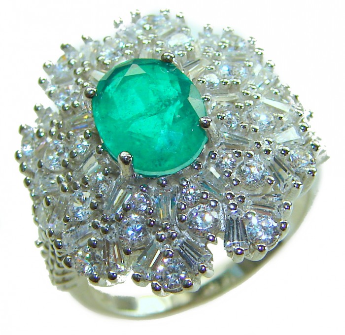 Authentic 4.2 carat Colombian Emerald .925 Sterling Silver handcrafted Ring size 6 1/2 - Close-up of 4.2 carat Colombian emerald ring in .925 sterling silver.
