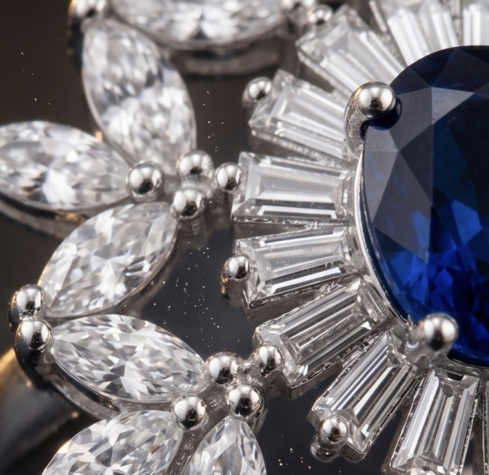Born to Glam 2.2 carat natural Sapphire .925 Sterling Silver Perfectly handcrafted Ring s. 6 - Close-up of sapphire and diamond detail on sterling silver jewelry.