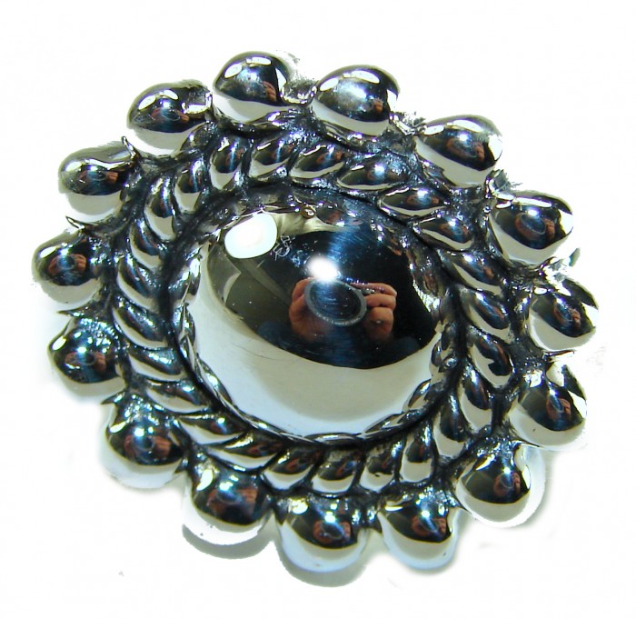 Perfection - Bali made .925 Sterling Silver handcrafted Ring s. 6 - Close-up of Bali handcrafted .925 Sterling Silver ring with ornate design