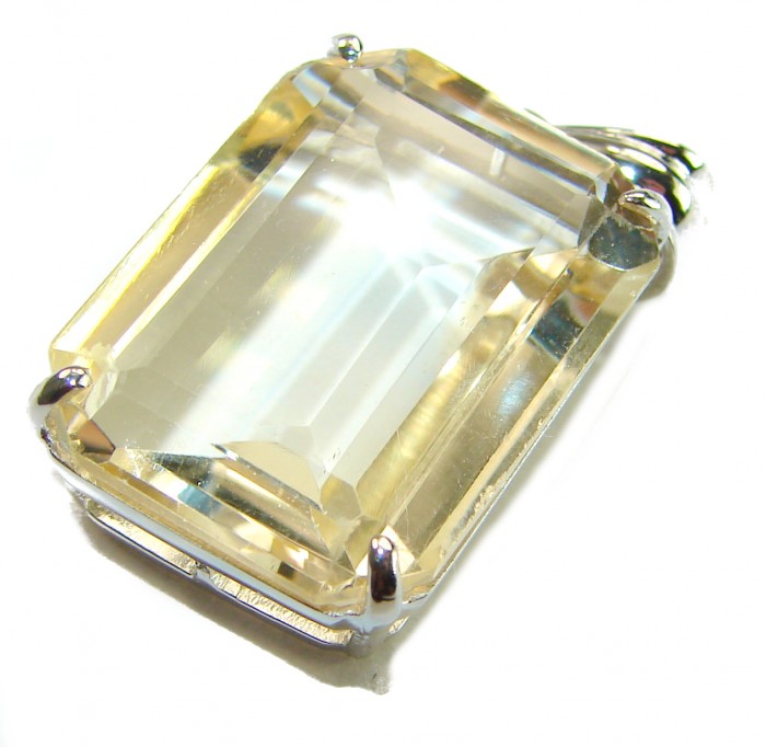 Perfection emerald cut 18.3 carat Lemon Quartz .925 Sterling Silver handcrafted pendant - Emerald cut Lemon Quartz close-up on .925 Sterling silver setting