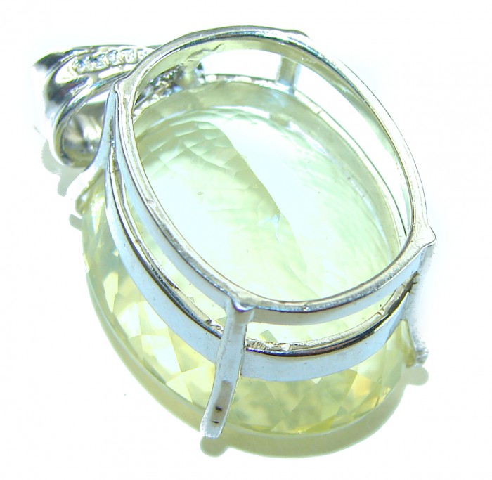 Perfection Oval cut 22.3 carat Lemon Quartz .925 Sterling Silver handcrafted LARGE pendant - Close-up of oval cut lemon quartz in sterling silver setting