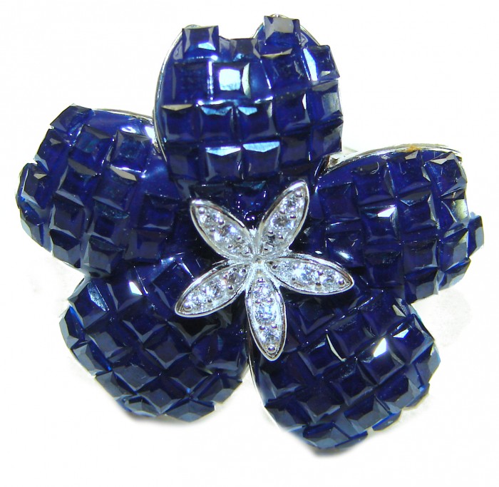 Precious Sapphire - authentic 20.2 carat Sapphire .925 Sterling Silver Eternity Ring size 6 1/4 - Close-up of sapphire flower brooch with diamond center, top view.