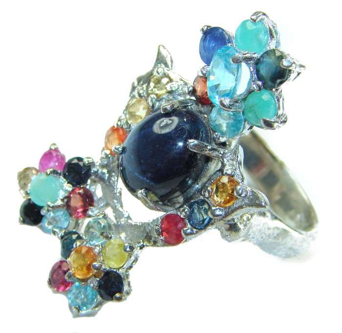 Classic design Genuine 16.5 carat Star Sapphire .925 Sterling Silver handcrafted Ring size 7 - Colorful gemstone cluster ring with star sapphire close-up.