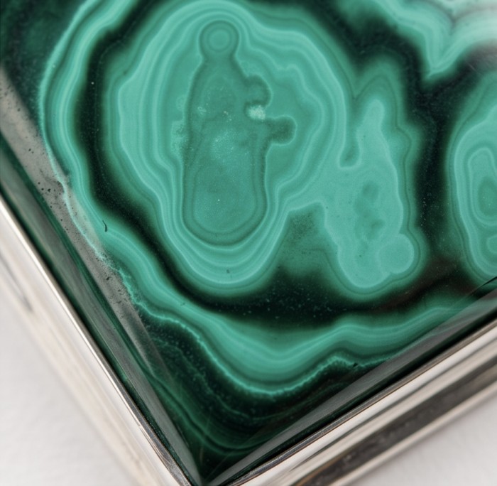 Amazonia 55.2 carat natural Malachite Sterling Silver handmade Pendant - Close-up of Amazonia 55.2 carat natural malachite in sterling silver.