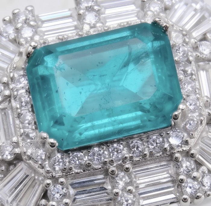 Isabella 4.2 carat Colombian Emerald .925 Sterling Silver dipped in Rhodium handcrafted Ring size 8 1/4 - Close-up of Isabella 4.2 carat emerald with diamonds in sterling silver
