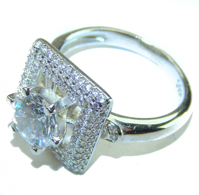 Luxurious 4.2 carat White Topaz .925 Sterling Silver handcrafted Ring s. 7 1/2 - Close-up of a luxurious 4.2 carat white topaz sterling silver ring