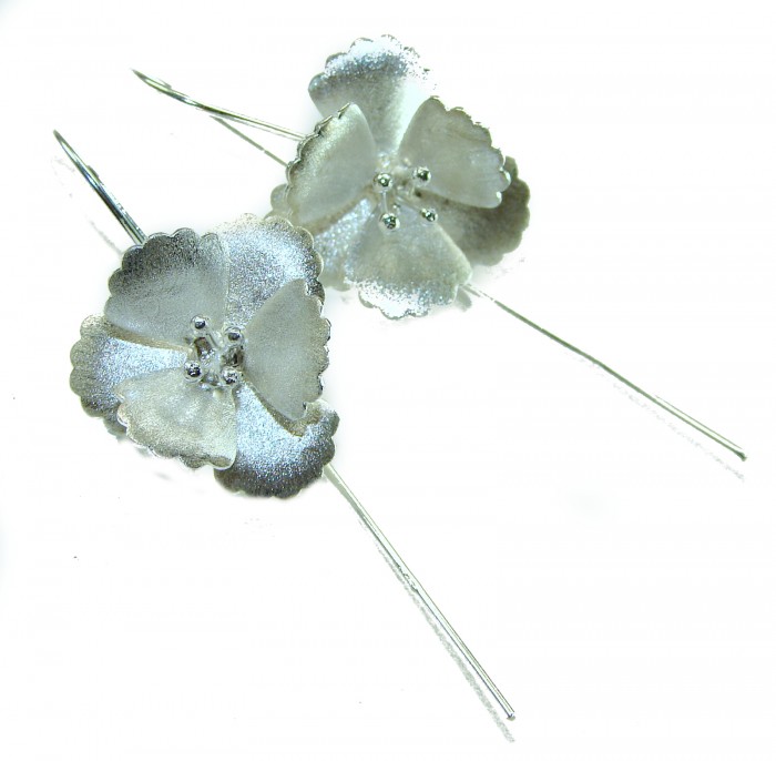 Silver Flowers Italy made .925 Sterling Silver Earrings - Silver flower earrings, top view, .925 Sterling Silver, Italy made.