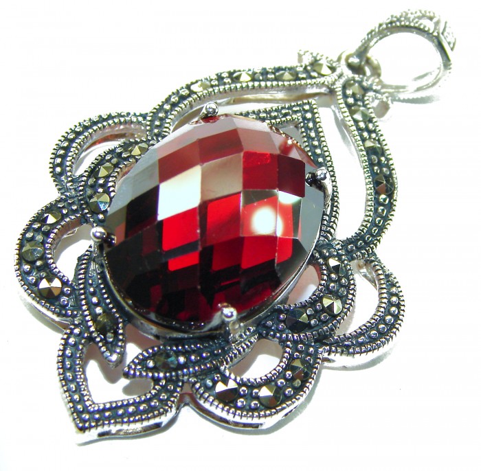 Crimson Fire Authentic 12.4 carat Garnet .925 Sterling Silver brilliantly handcrafted pendant - Close-up of garnet pendant, ornate .925 sterling silver setting.