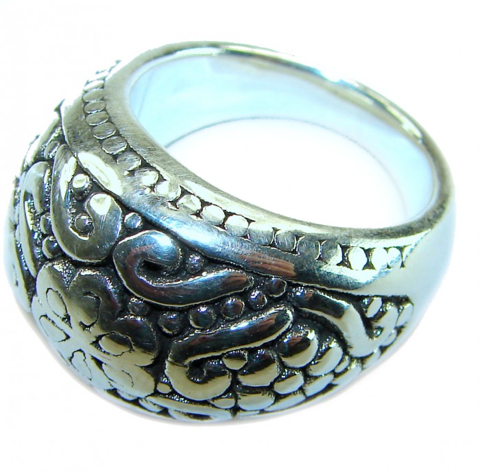 Large and Solid Bali made .925 Sterling Silver ring size 9 1/2 - Side view of large Bali .925 sterling silver ring with intricate designs