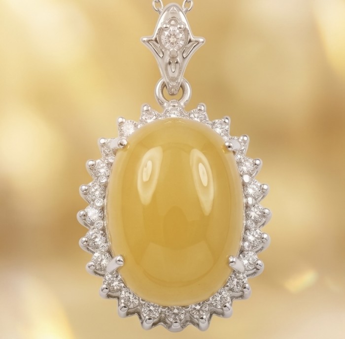 Golden Beauty 14.8 carat Brazilian yellow Tourmaline .925 Sterling Silver handmade Pendant - Close-up of 14.8 ct Brazilian yellow Tourmaline pendant with diamonds
