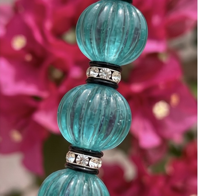 Art Deco - Rio de Janeiro - 52.2 carat carved Apatite .925 Sterling Silver handmade necklace - Close-up of Art Deco carved Apatite beads with rhinestone accents.