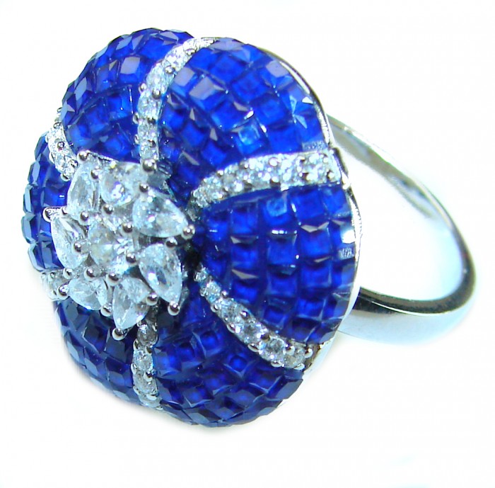 Blue Flower Authentic 12.2 carat Sapphire .925 Sterling Silver handcrafted Ring size 6 1/4 - Close-up of blue flower sapphire ring in .925 sterling silver