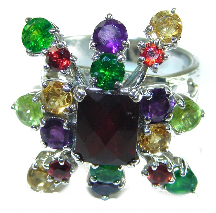 Trust in Journey 15.8 carat authentic Garnet .925 Sterling Silver handmade Ring size 8 - Close-up of Trust in Journey garnet ring with colorful stones