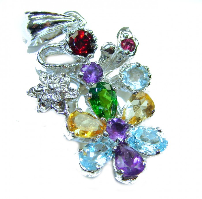Beauty of Nature floral design 21.5 CARAT Multigem .925 Sterling Silver handcrafted pendant - Close-up of Beauty of Nature floral multigem pendant, front view.