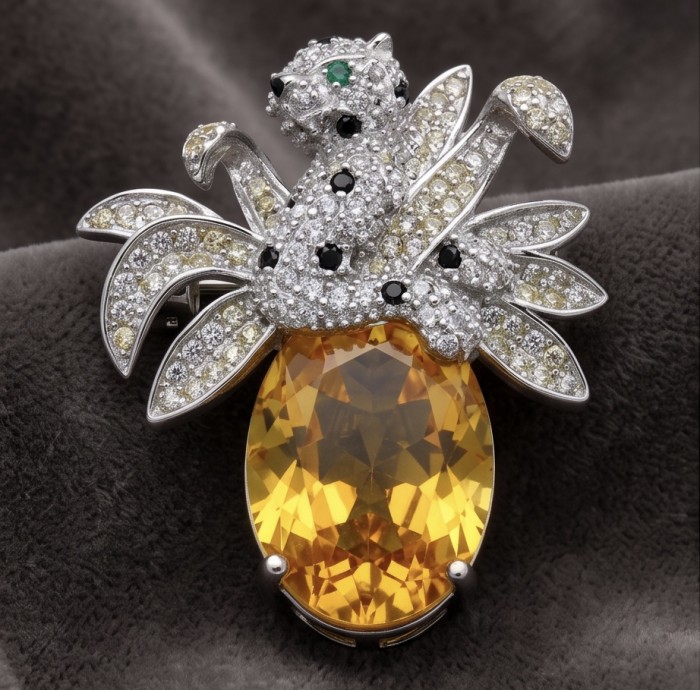 Yellow Cheetah authentic 12.5 carat yellow Sapphire .925 Sterling Silver Handcrafted pendant brooch - Yellow cheetah brooch, 12.5 carat yellow sapphire, top detail view.