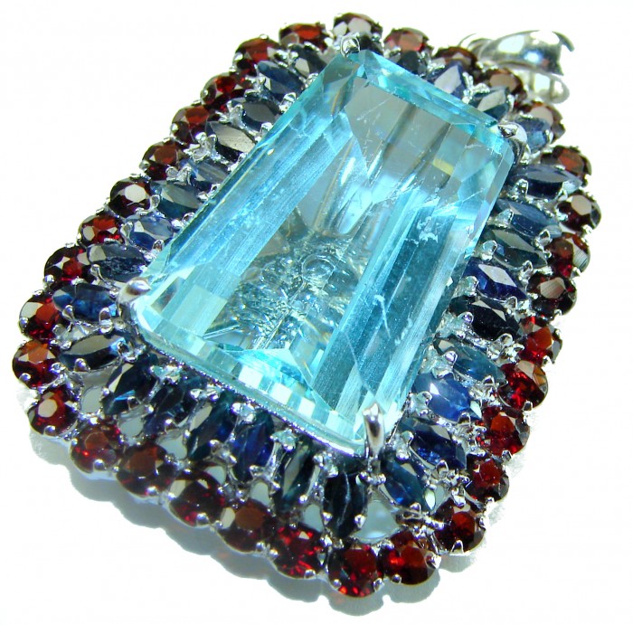 Oceansite authentic 33.5 carat Aquamarine .925 Sterling Silver Handcrafted pendant - Aquamarine pendant stone close-up with surrounding gemstones