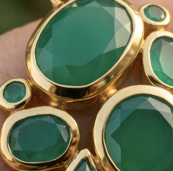 Green Royalty - 25.8 carat Colombian Emerald .925 Sterling Silver dipped in 22K Gold handmade Statement pendant - Stone close-up of green Colombian emerald in gold setting
