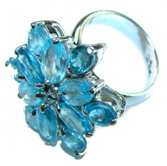 21.5 carat Swiss Blue Topaz .925 Sterling Silver handmade Statement Ring size 7 - Close-up of Swiss Blue Topaz ring with 21.5 carats in sterling silver.