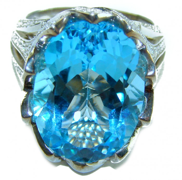 Pacifica 32.8 carat Swiss Blue Topaz .925 Sterling Silver handcrafted Large ring size 6 - Close-up of Pacifica 32.8 carat Swiss Blue Topaz in sterling silver ring