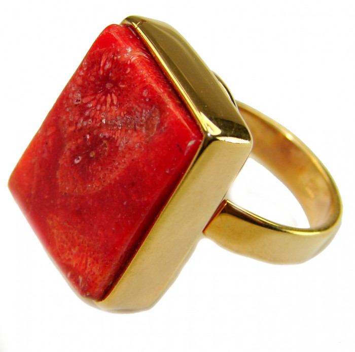 Bochic Style Natural Fossilized Coral .925 Sterling Silver handmade ring s. 7 1/4 - Gold ring with red fossilized coral stone, side view close-up