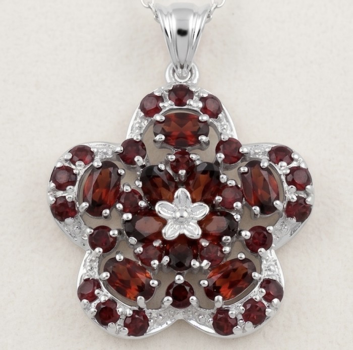 María Rosa - Real Art - Natural 10.2 carat Garnet .925 Sterling Silver handcrafted Statement Pendant - Floral garnet pendant close-up, featuring 10.2 carats and .925 sterling silver.