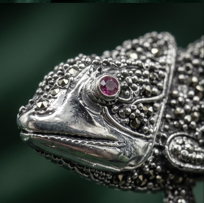 Spectacular - Big Chameleon Lizard Marcasite .925 Sterling Silver handmade Brooch - Chameleon lizard jewelry close-up, marcasite and ruby detail