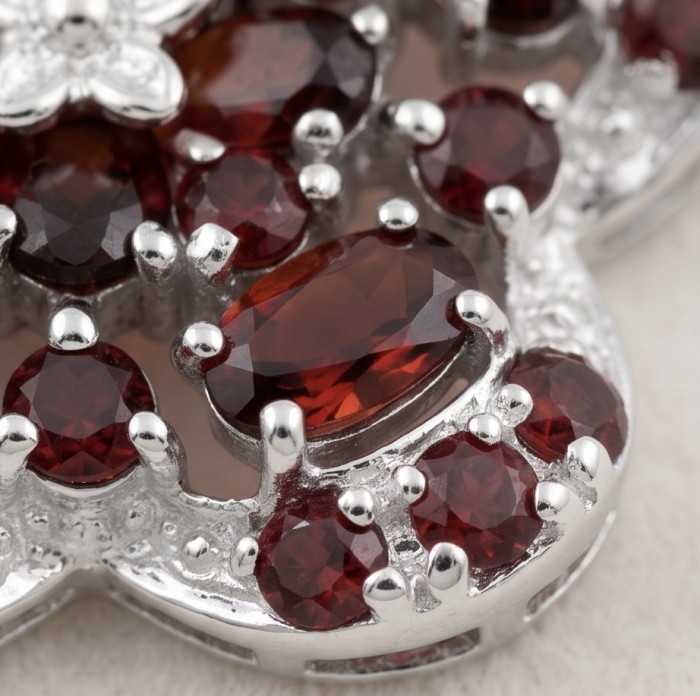 María Rosa - Real Art - Natural 10.2 carat Garnet .925 Sterling Silver handcrafted Statement Pendant - Stone close-up of María Rosa natural garnet in sterling silver setting.