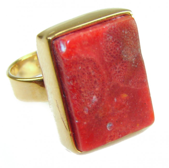 Bochic Style Natural Fossilized Coral 14K Gold over .925 Sterling Silver handmade ring s. 8 adjustable - Gold ring with red fossilized coral, side view close-up.