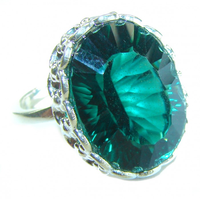 Exotic Beauty oval cut 17.5 carat Helenite .925 Sterling Silver handmade Ring s. 8 adjustable - Close-up of an oval cut 17.5 carat Helenite in .925 Sterling Silver.