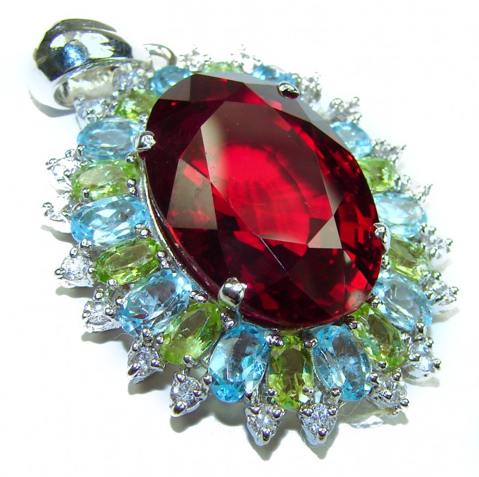 Rose Garden - Victorian style - 49.5 carat Authentic Ruby .925 Sterling Silver handcrafted Pendant Brooch - Close-up of Victorian-style pendant with large ruby and accent stones.
