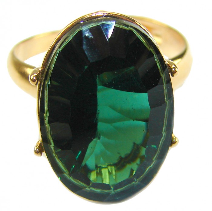 Exotic Beauty oval cut 17.5 carat Helenite .925 Sterling Silver dipped in Real Gold handmade Ring s. 9 adjustable - Close-up of oval cut 17.5 carat green Helenite ring on .925 sterling silver.