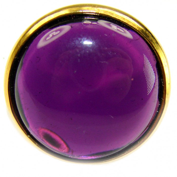 Purple Royalty 20.5 carat Amethyst .925 Sterling Silver dipped in 18K Gold over Handcrafted Ring size 7 - Close-up of 20.5 carat purple amethyst in gold setting.