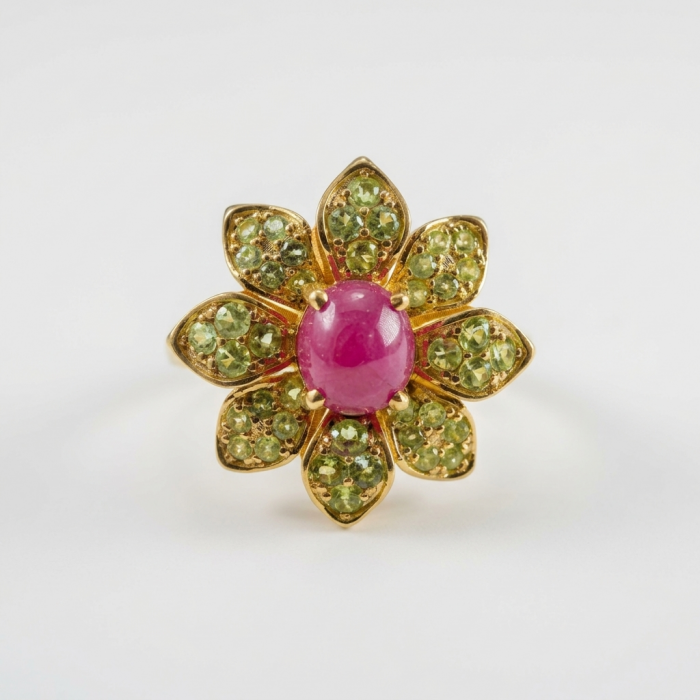 Enchanted Beauty 10.9 carat natural Kashmir Ruby Peridot 18K Gold over .925 Sterling Silver Huge handcrafted Ring s. 7 1/4 - Top view of floral ring with ruby center and peridot petals