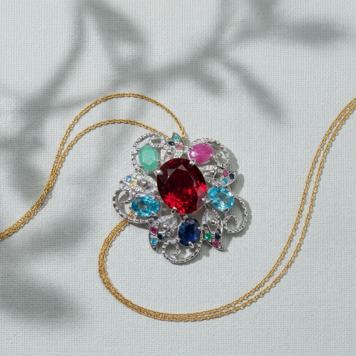 Rose Garden - Victorian style - 14.5 carat Authentic Ruby .925 Sterling Silver handcrafted Pendant Brooch - Close-up of Victorian-style pendant with 14.5 carat ruby on gold chain.