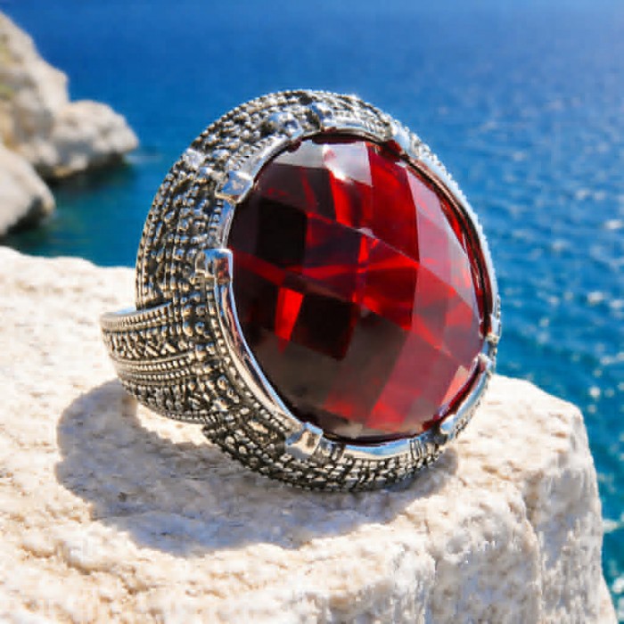 Red Cascade Authentic 25.4 carat Garnet .925 Sterling Silver brilliantly handcrafted large Statement Ring size 7 - Close-up of 25.4 carat garnet ring in .925 sterling silver setting.