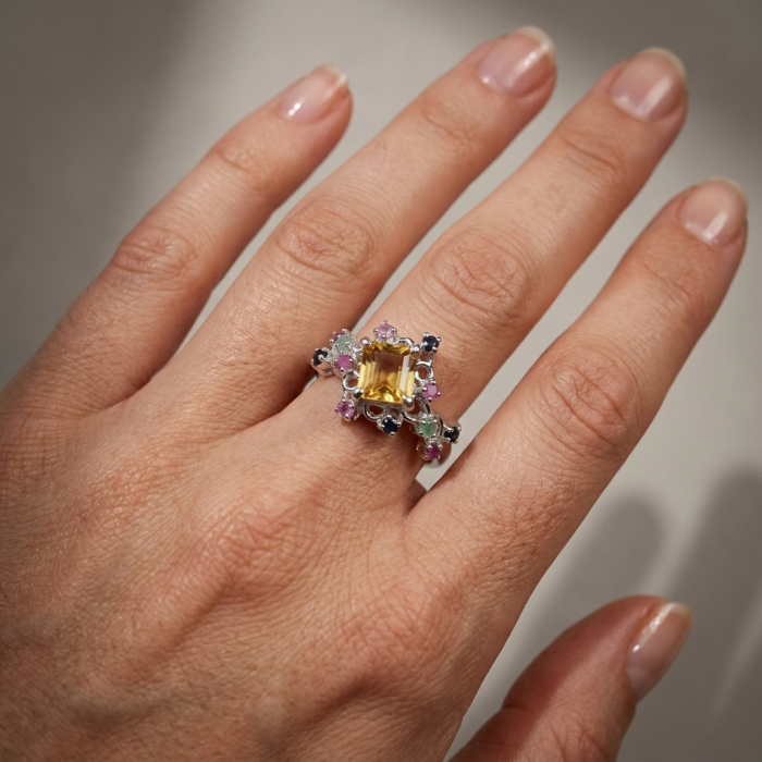 Golden Treasure 4.5 carat Citrine Amethyst .925 Sterling Silver Handcrafted Ring size 7 - Citrine ring worn on hand, showcasing gemstone and sterling silver design.