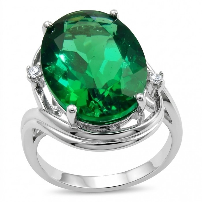 Spectaculat 11.2 carat Travorite Garnet .925 Sterling Silver Statement Ring size 7 1/4 - Close-up of oval green travorite garnet ring in sterling silver setting.