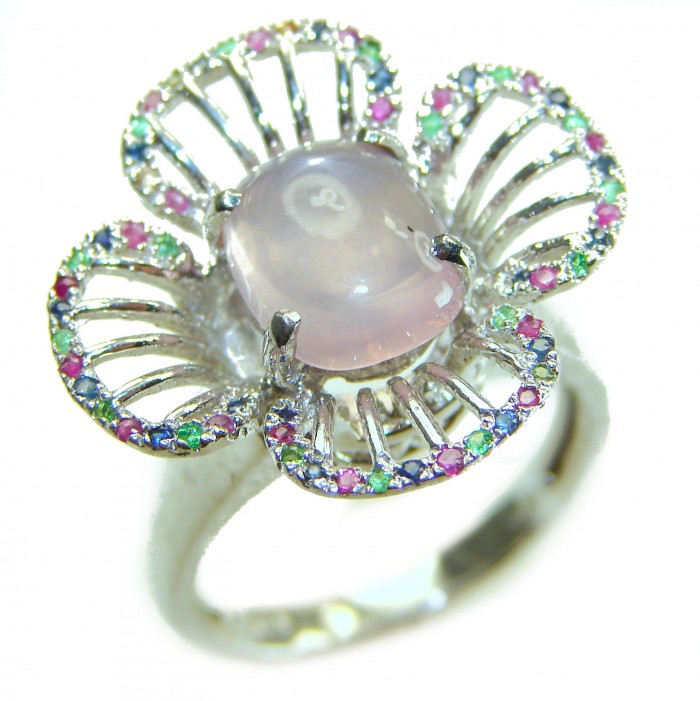Vintage Design - Brazilian Rose Quartz 5.5 carat .925 Sterling Silver handcrafted Ring size 8 - Flower-shaped ring with Brazilian rose quartz, top view.