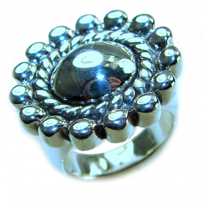 Perfection - Bali made .925 Sterling Silver handcrafted Ring s. 7 - Close-up of Bali-made .925 Sterling Silver handcrafted ring