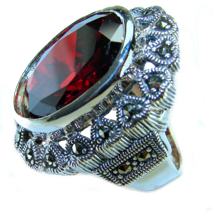 Wonderland Natural 27.7 carat Garnet Marcasite .925 Sterling Silver handmade Large Statement Ring size 8 - Close-up of garnet and marcasite sterling silver ring