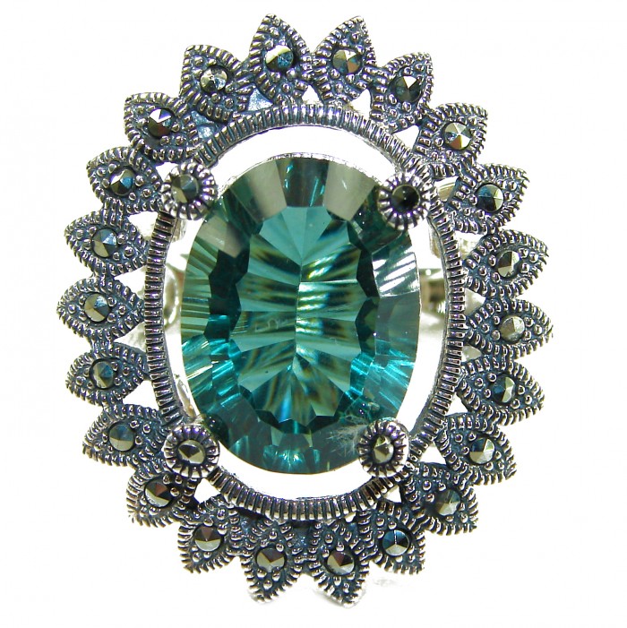 OUTSTANDING 10.5 carat Brazilian Apatite .925 Sterling Silver Perfectly handcrafted Ring s. 7 1/4 - Close-up of 10.5 carat Brazilian Apatite in sterling silver setting