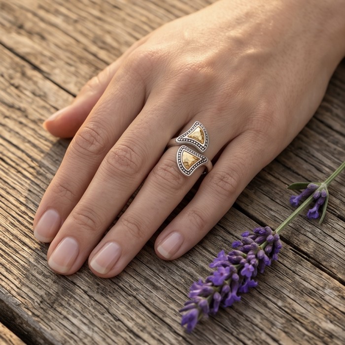 Precious Natural two tones .925 Sterling Silver Bali made ring size 9 - Two-tone sterling silver ring worn on hand with lavender flower.