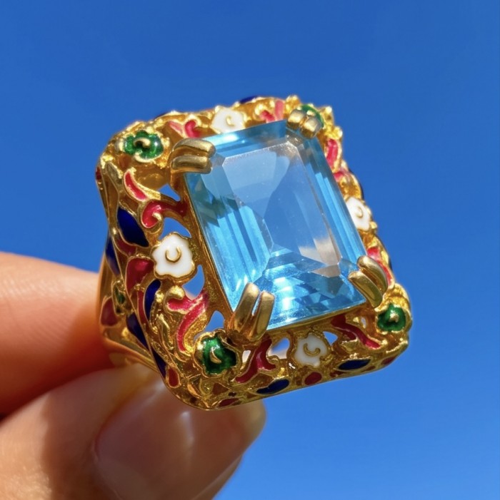 Nirvana Natural Fancy baquette cut 15.8 carat Swiss Blue Topaz .925 Sterling Silver dipped in 22K Gold handmade Statement Ring size 7 - Close-up of 15.8 carat Swiss Blue Topaz ring with ornate gold setting