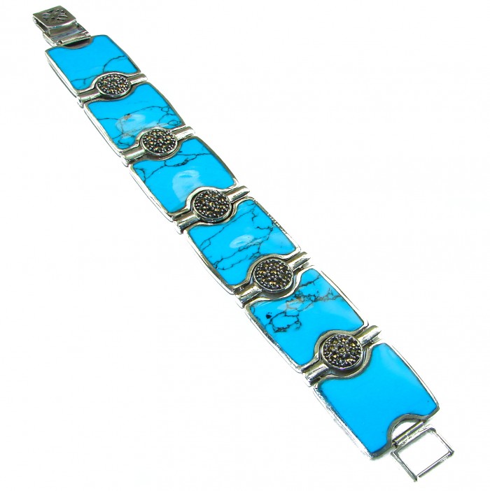 Luxurious one of a kind 65.8 carat Sleeping Beauty Turquoise .925 Sterling Silver handmade Bracelet - Top view of luxurious Sleeping Beauty Turquoise bracelet.